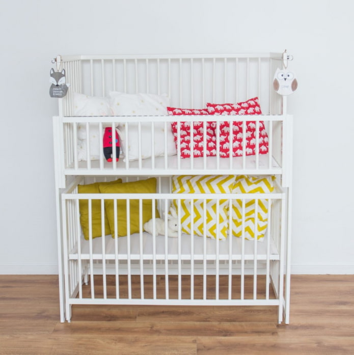 Lit superposé pour bébé à l'intérieur