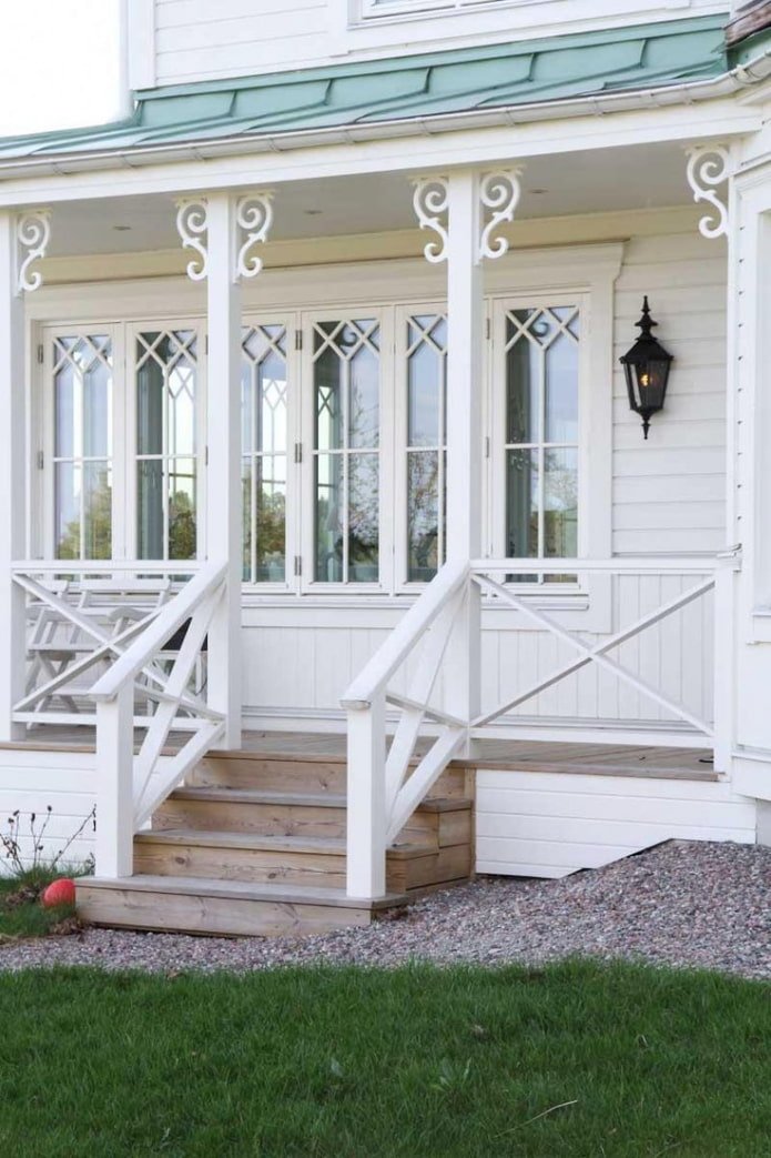 Conception d'une extension de porche pour une maison