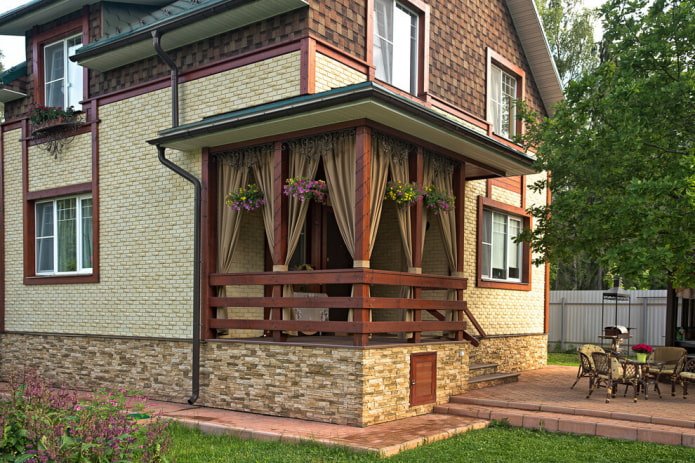 Conception d'une extension de porche pour une maison