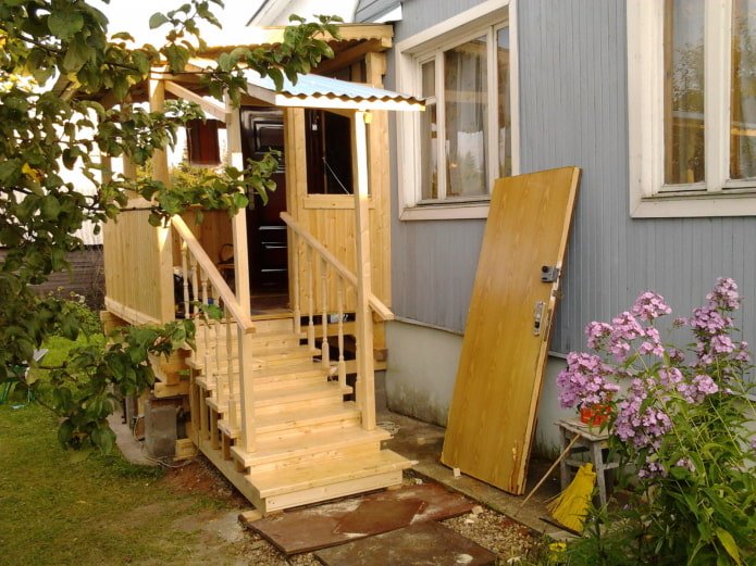 petit porche en bois