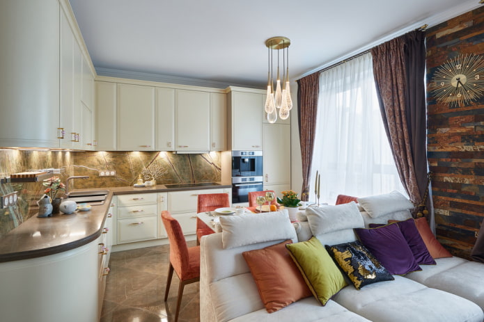 Cuisine d'angle, table et coin salon