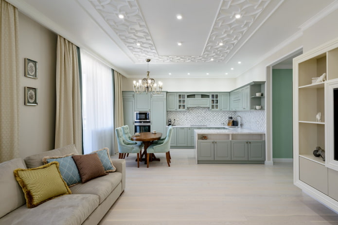 Intérieur de cuisine-salon aux tons clairs