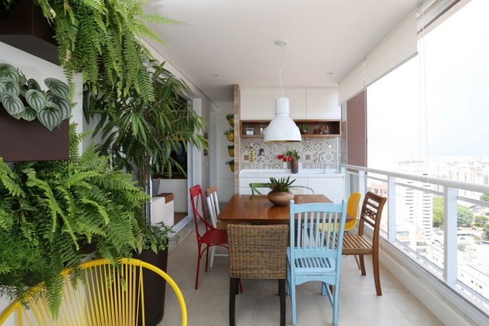 finition de cuisine sur la loggia