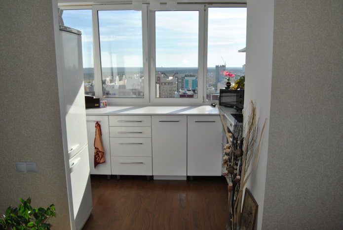 Aménagement des espaces cuisine sur la loggia
