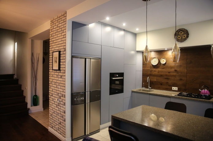 Cuisine dans une niche avec éclairage intérieur