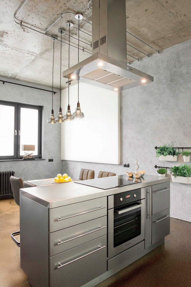 îlot avec plaque de cuisson dans la cuisine