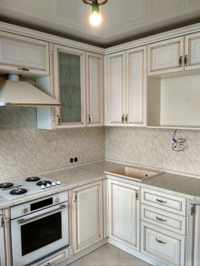 cuisine d'angle jusqu'au plafond