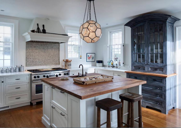 Buffet dans l'intérieur de la cuisine