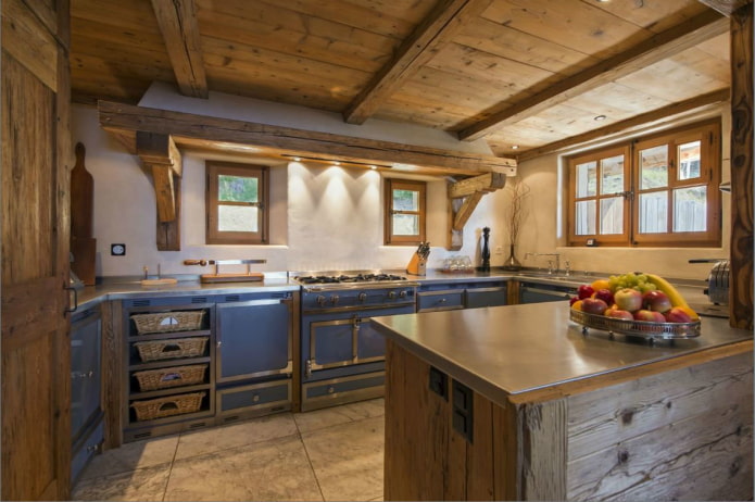 Petite cuisine spacieuse