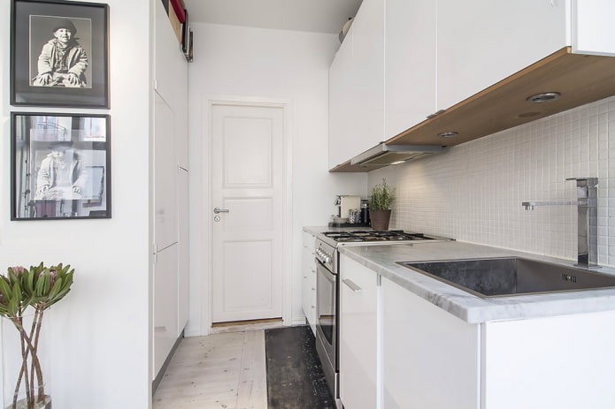 Cuisine dans le couloir