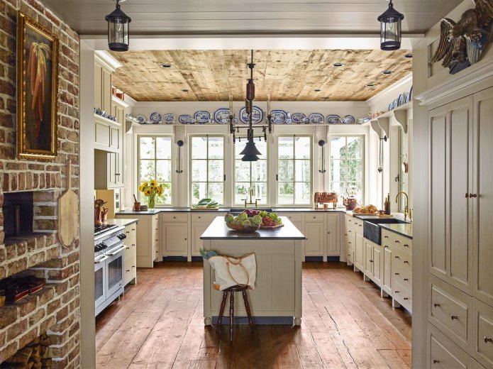 Cuisine de style campagnard à l'intérieur de la maison