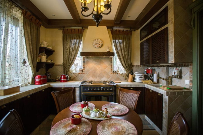 Petite cuisine de style rustique