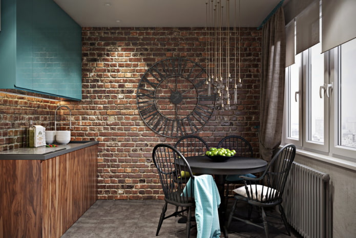 très petite cuisine avec des armoires en bois et un mur d'accent en briques décoratives