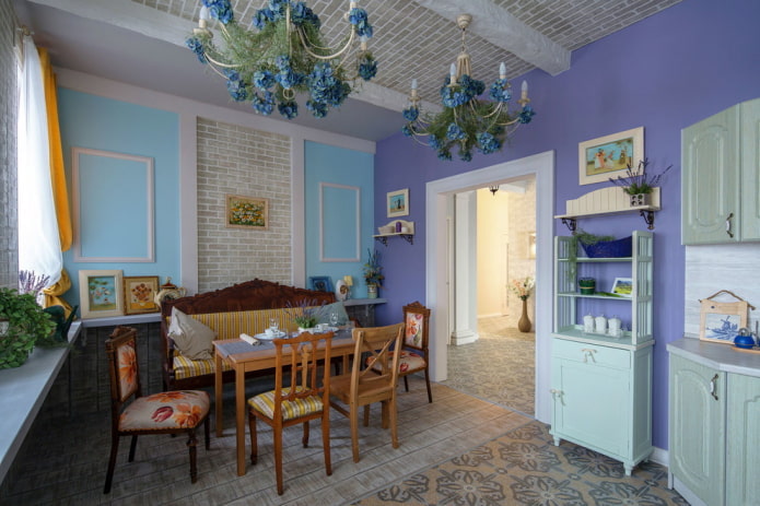 meubles à l'intérieur de la cuisine de style provençal