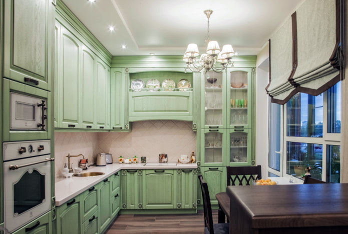 Éclairage intérieur de la cuisine de style provençal