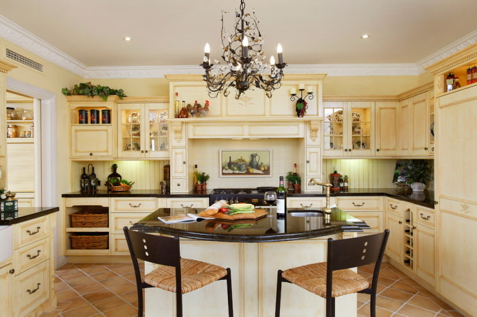 Style provençal dans une cuisine beige
