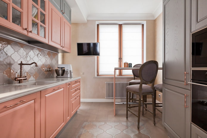 Intérieur de cuisine aux couleurs claires