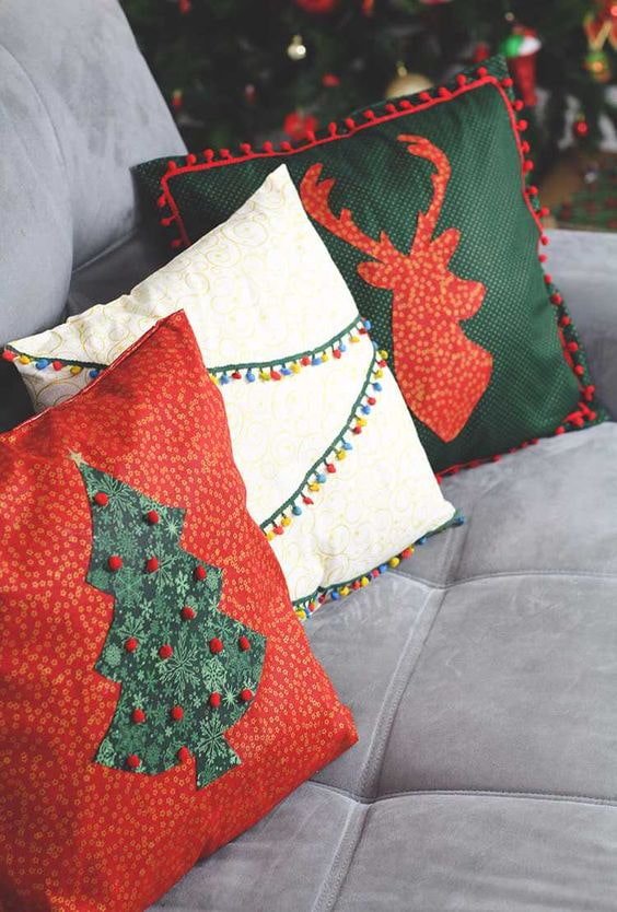 Coussins du Nouvel An pour un canapé