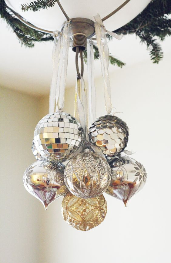 Boules sur le lustre