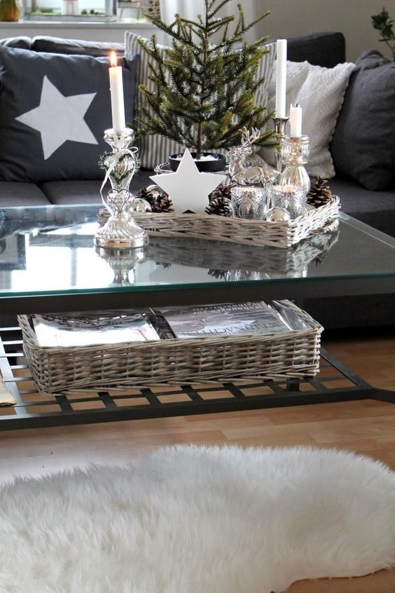 Décoration du Nouvel An dans le salon