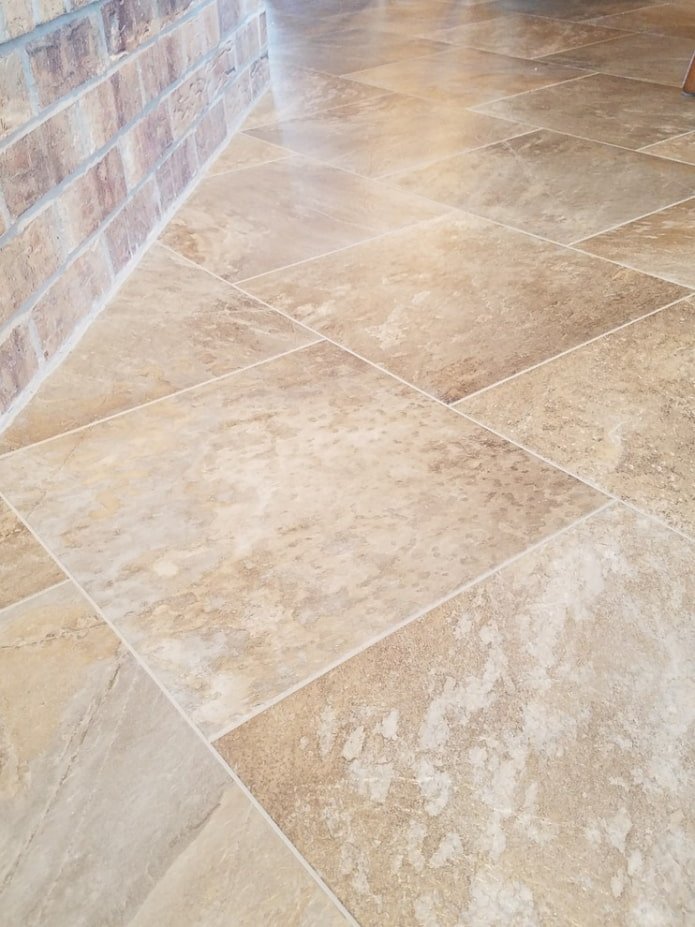 Carrelage en vinyle quartz imitant la pierre
