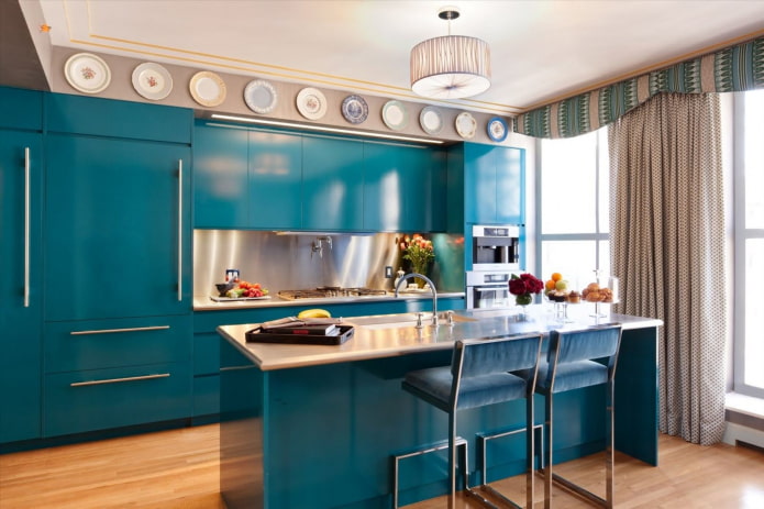 lambrequins dans un intérieur de cuisine de style moderne