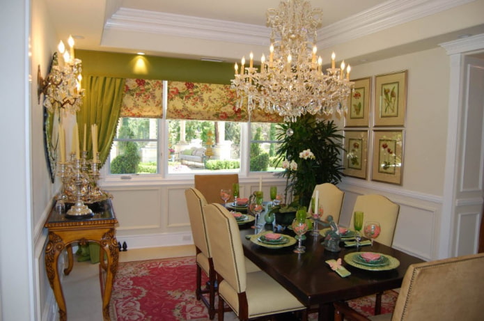 lambrequin vert à l'intérieur 
