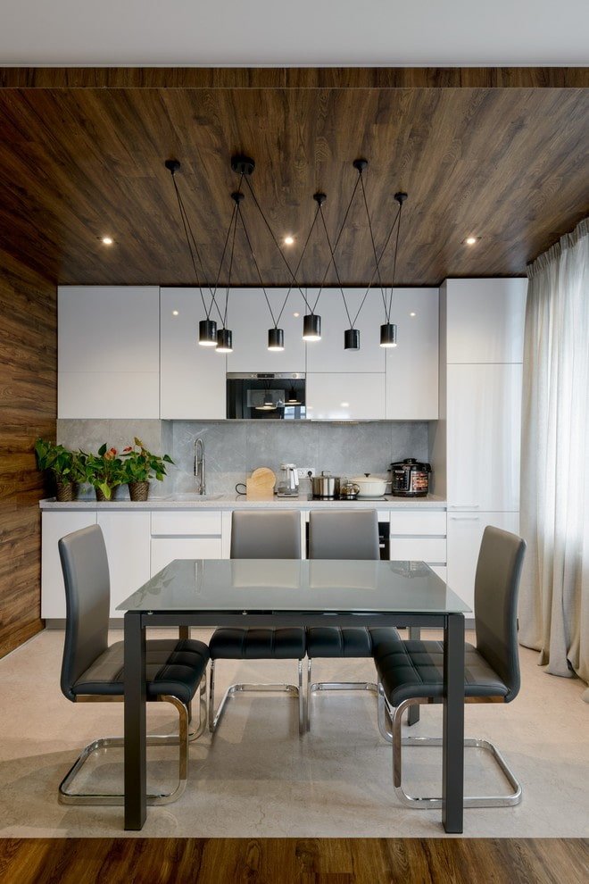 Plafond se fondant dans un mur en stratifié