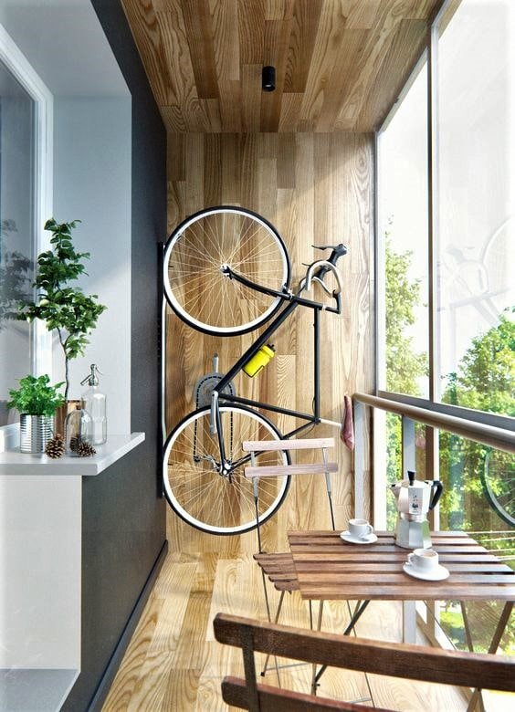 Finition d'une loggia avec du stratifié