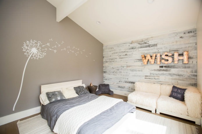 Stratifié gris et blanc au mur