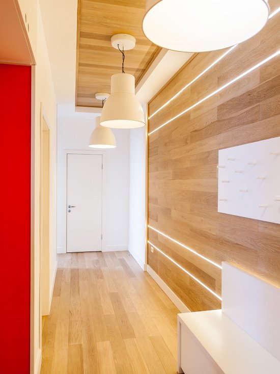 stratifié sur le mur et le plafond du couloir