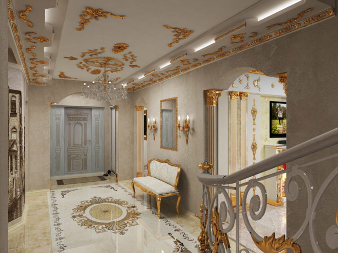 Décor en stuc au plafond du couloir