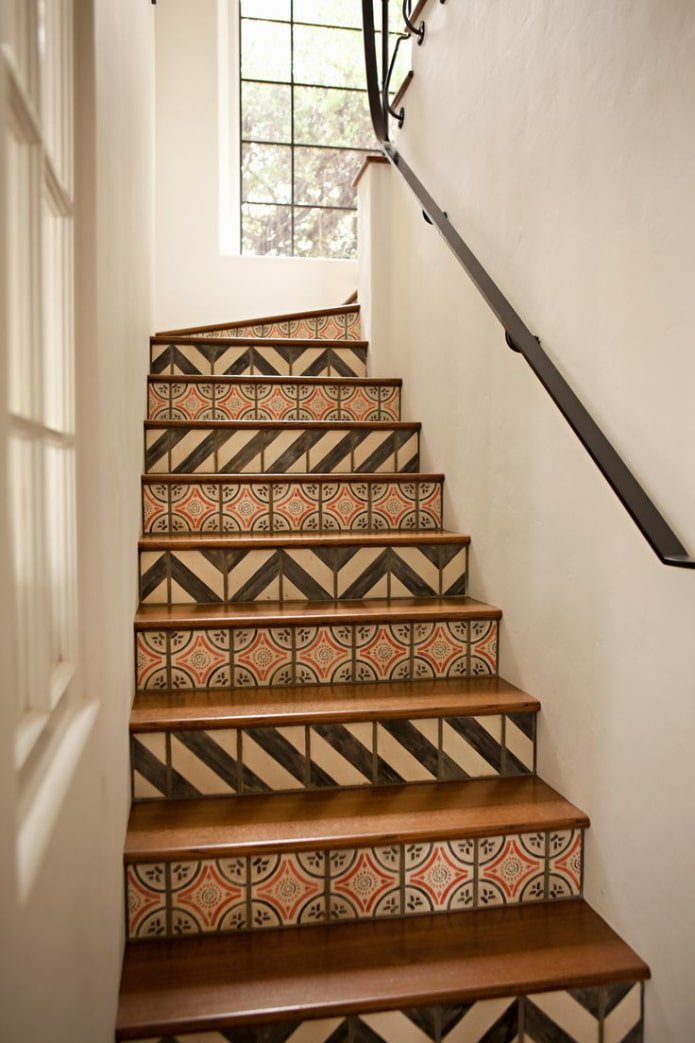 décoration de l'escalier à l'intérieur d'une maison privée