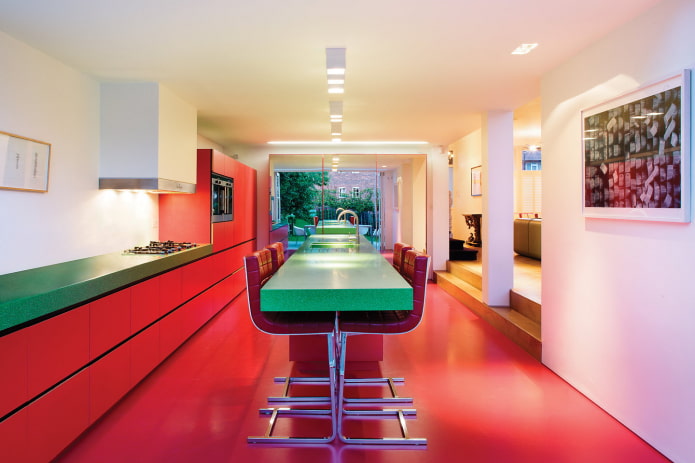 rouge linoléum à l'intérieur