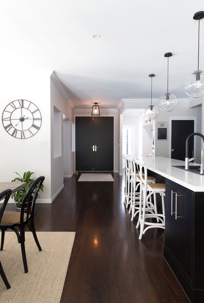 Linoléum wengé à l'intérieur