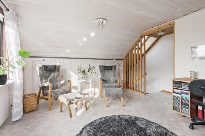 linoléum clair à l'intérieur
