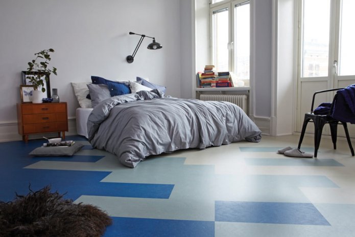 linoléum au sol dans la chambre à coucher
