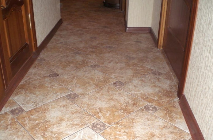 linoléum sous le carrelage