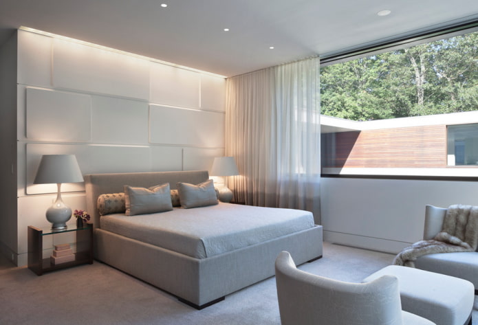 rideaux en lin dans l'intérieur de la chambre
