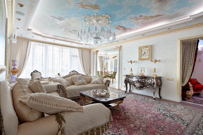 Plafond tendu avec un lustre en décoration intérieure