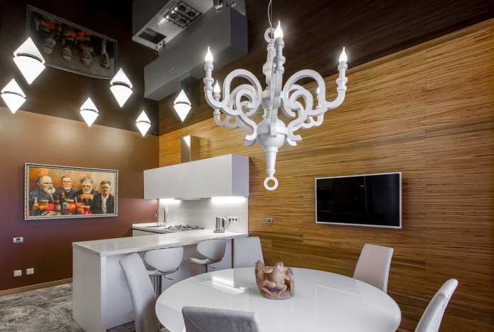 Plafond tendu avec lustre dans la cuisine