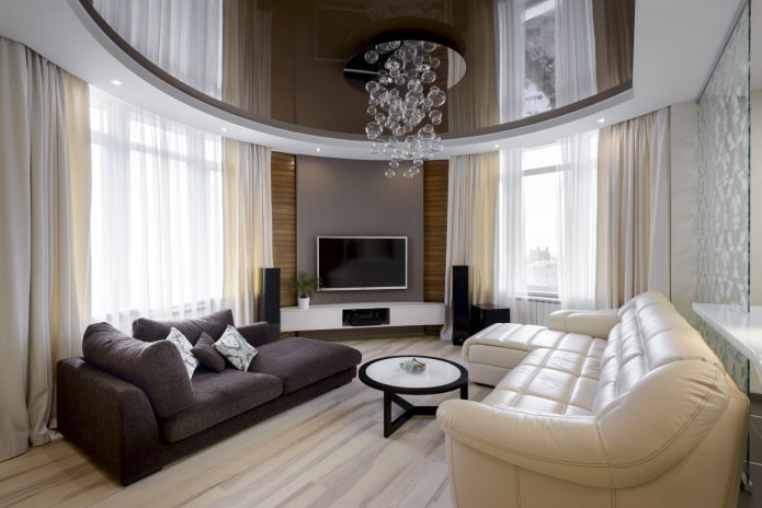 Plafond tendu avec lustre à l'intérieur