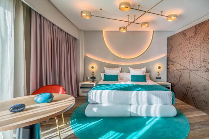Lustre au plafond dans une chambre de style moderne