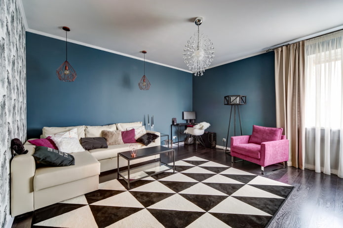 lustres au plafond dans le design du salon
