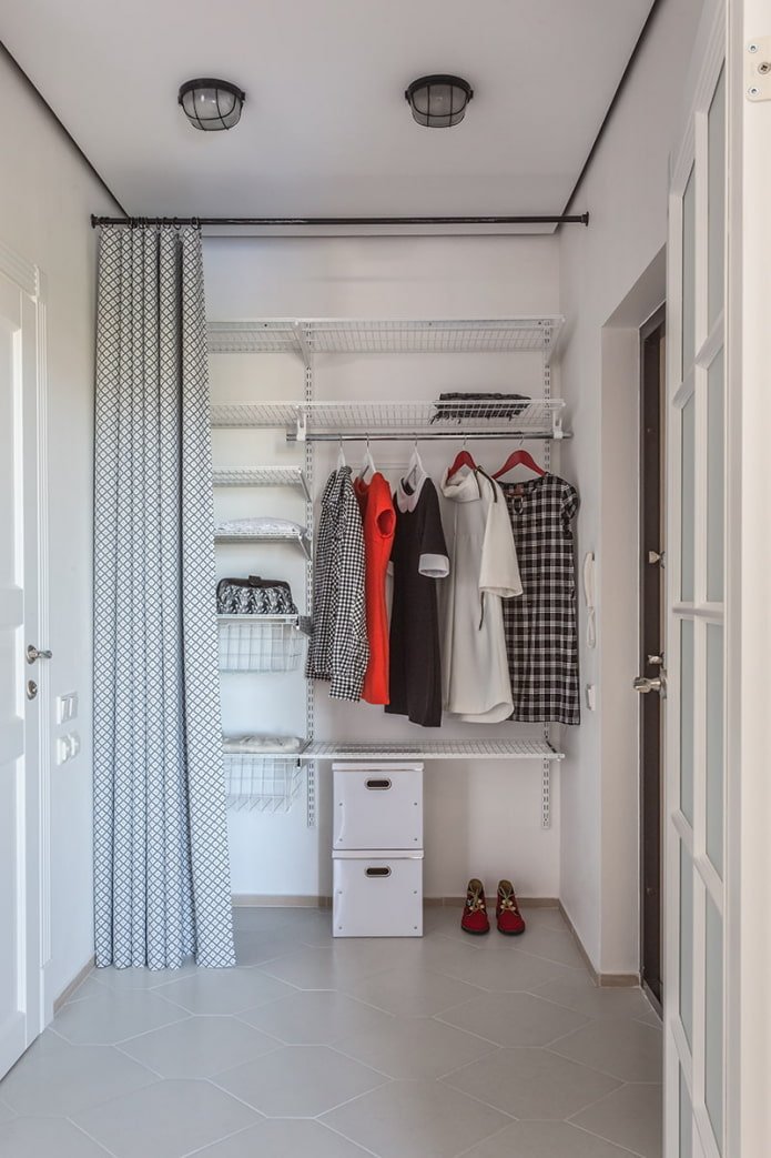 dressing dans le couloir