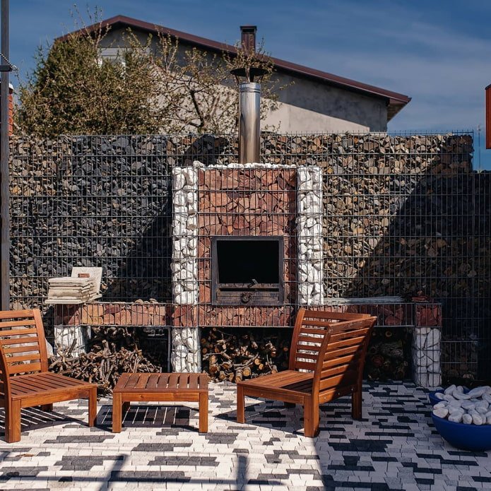 Barbecue près du gabion