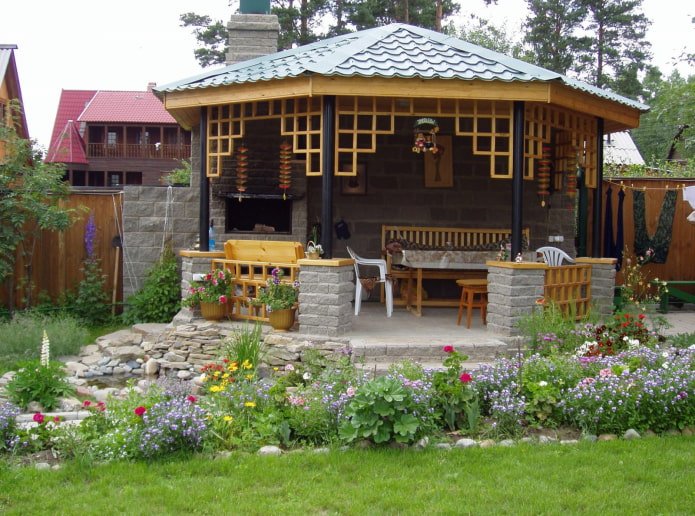 magnifique gazebo couvert