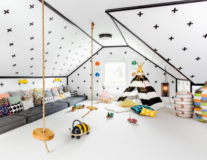 Intérieur de grenier de style scandinave