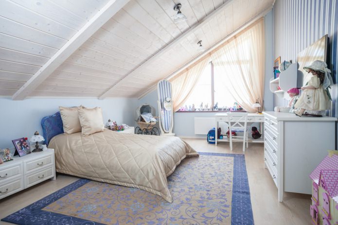 plafond mansardé en bois