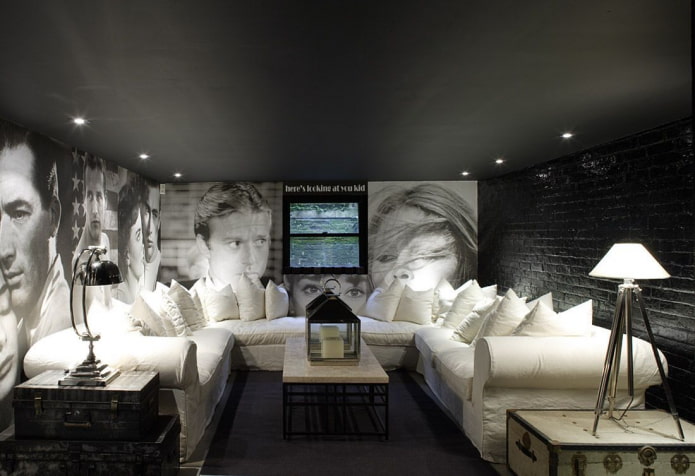 Plafond tendu noir à l'intérieur